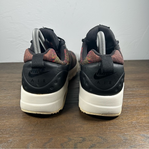 Nike Air Max Motion Black/Red Athletic Shoes Women's size 8 - Picture 4 of 7